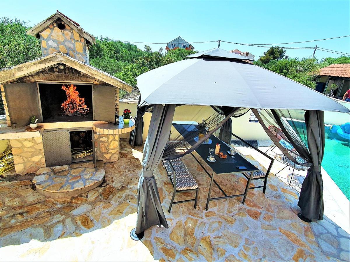 Villa Spark With Heated Pool In Rogoznica Zecevo Ngoại thất bức ảnh