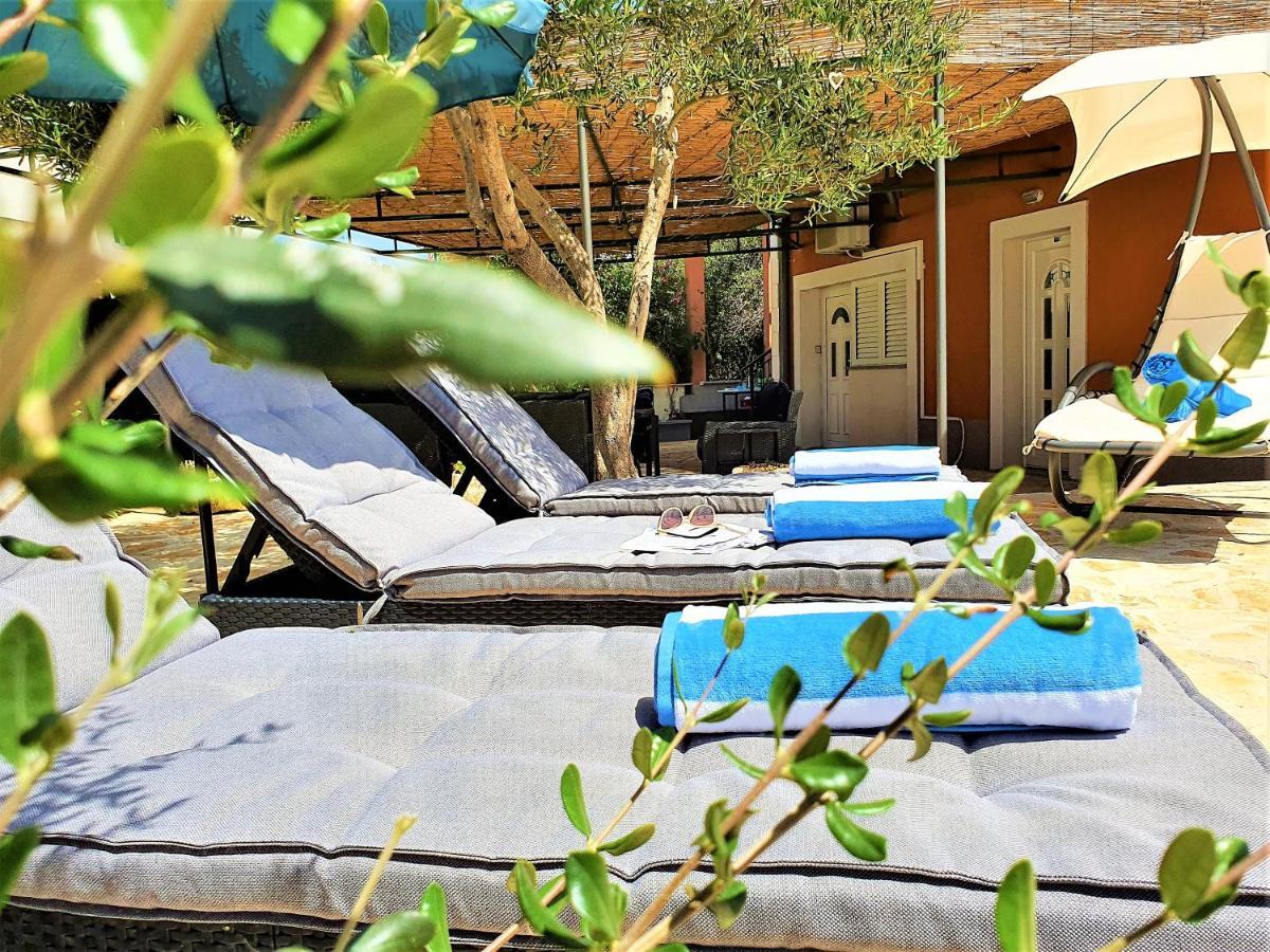 Villa Spark With Heated Pool In Rogoznica Zecevo Ngoại thất bức ảnh